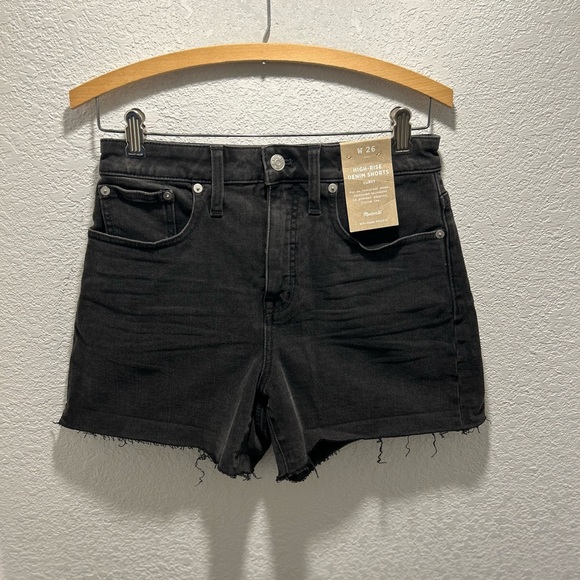 Madewell Pants - NWT Madewell Curvy High-Rise Denim Shorts in Lunar Wash sz:26